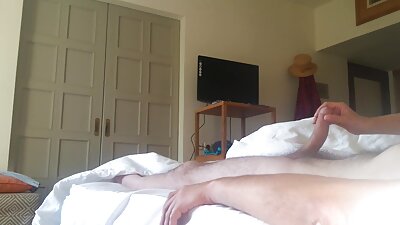 Ruda żona wypełnia sex filmy za darmo mamuski swoje dziury w trójkącie na kanapie