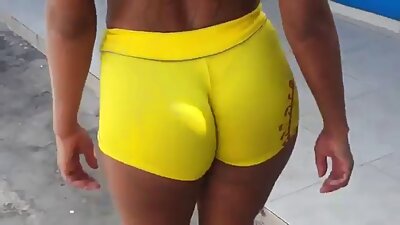 Szkolny sportowiec spuszcza się na sex darmowe mamuśki smukłe okulary nastolatka nerdy