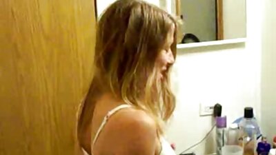 Gorąca rosyjska laska siada na sex filmy mamuśki dupie, gdy jest ruchana