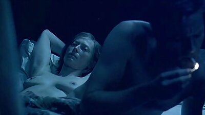 Megan Foxx rucha sex filmy mamuski się na podłodze z grubym kutasem facetem