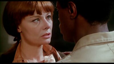 Azjatka zostaje wyruchana przez sex mamuski za darmo sąsiada, w którym jest zakochana