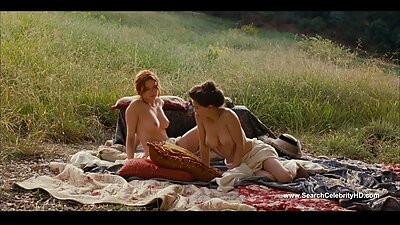 Międzyrasowa scena lesbijska z ułożoną filmy erotyczne z mamuskami za darmo damą i jej hebanową przyjaciółką