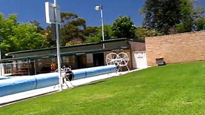 Para kocha sex mamuski darmowe się na łóżku w bardzo seksowny sposób