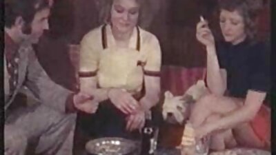 Oszałamiająca blondynka otrzymuje dużą filmy erotyczne z mamuśkami kiełbasę w scenie POV